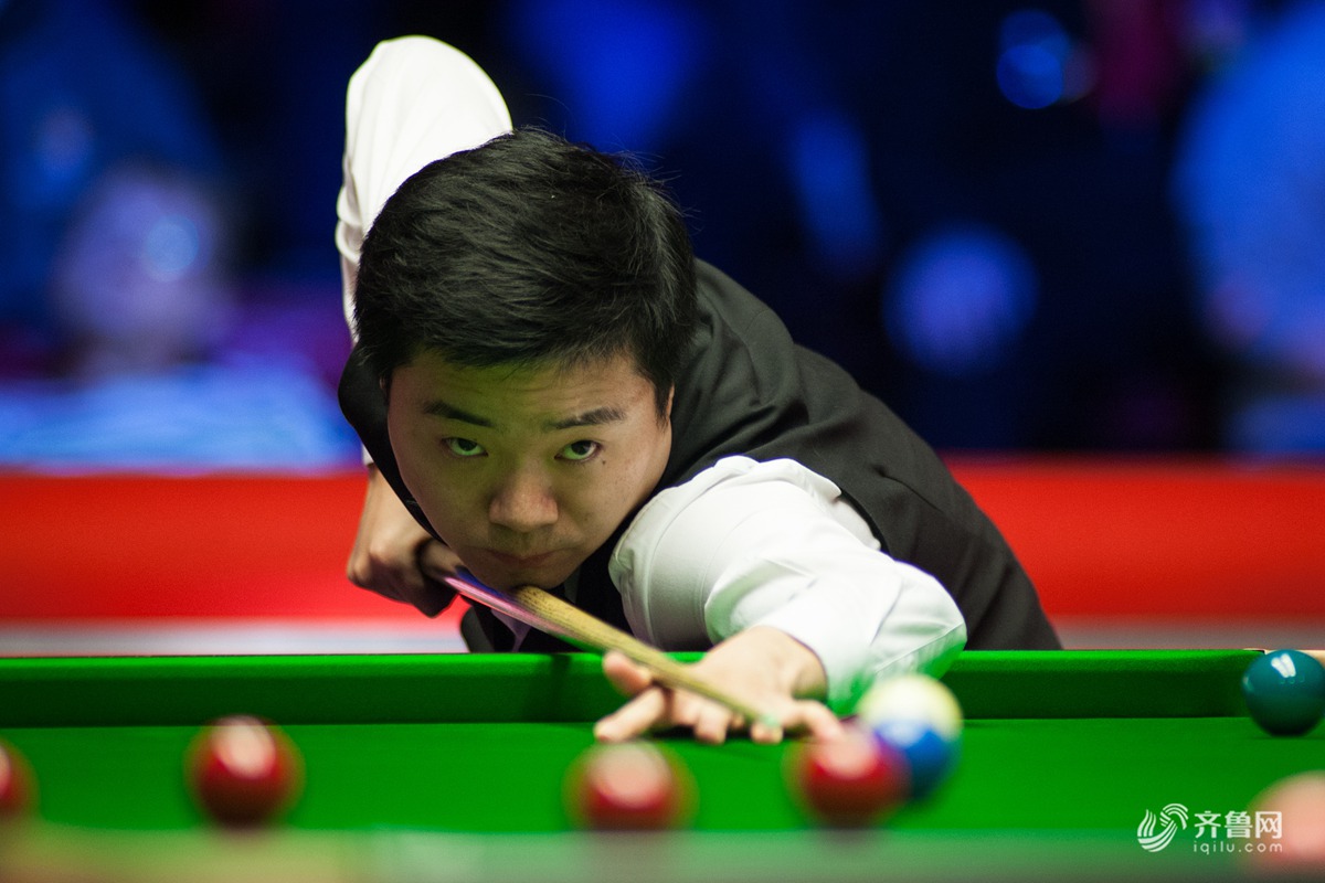 在高空球对 在高空球对